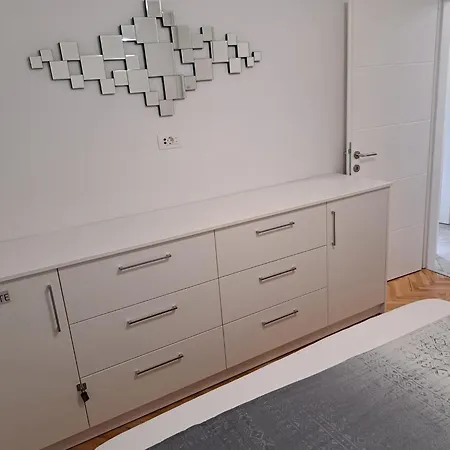 Double Seaview ماكارسكا