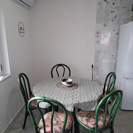 Double Seaview بيت ضيافة ماكارسكا